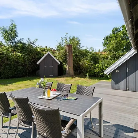 Semesterbostad Laerke - 200m From The Sea By Interhome Gudhjem