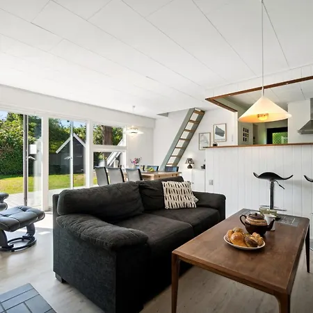 Сasa de vacaciones Laerke - 200m From The Sea By Interhome Gudhjem